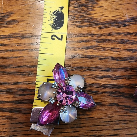 Vintage Pink Rhinestone Clip Earrings Leaf Floral Spray Beauty Retro Moonstone - Picture 7 of 12